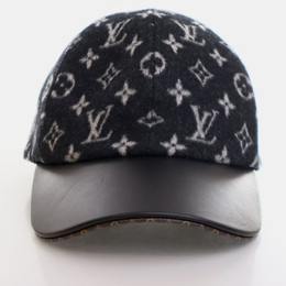 Louis Vuitton: Чёрная кепка 