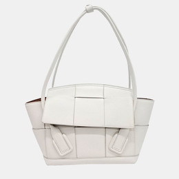 Bottega Veneta: Белая сумка  Arco Small