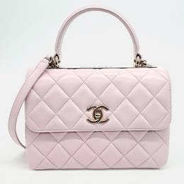 Chanel: Розовая сумка 