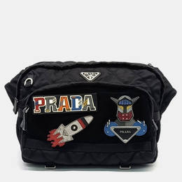 Prada: Чёрная сумка 