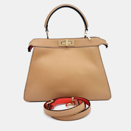 Fendi: Коричневая сумка  Peekaboo