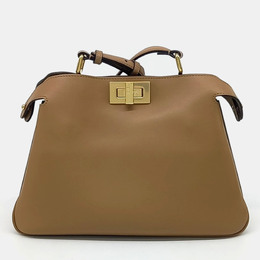 Fendi: Коричневая сумка  Peekaboo