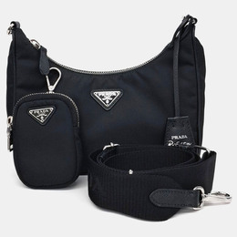 Prada: Чёрная сумка 