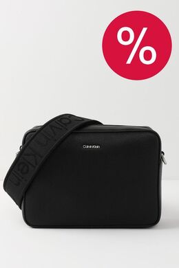 Calvin Klein: Чёрная сумка 