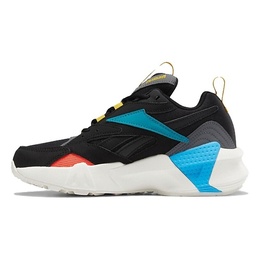 REEBOK: Чёрные кроссовки  Aztrek