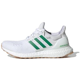 Adidas: Белые кроссовки  UltraBoost
