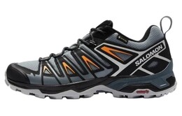 Salomon: Серые кроссовки 