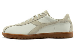 Diadora: Светлые кроссовки 