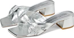 Stuart Weitzman: Серебристые сандалии 