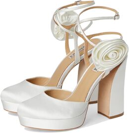 Badgley Mischka: Белые туфли 