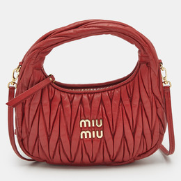 Miu Miu: Красная сумка 