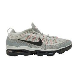 Nike: Светлые кроссовки  Air Vapormax