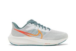 Nike: Оранжевые кроссовки  Pure Platinum