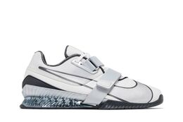 Nike: Серые кроссовки  SE