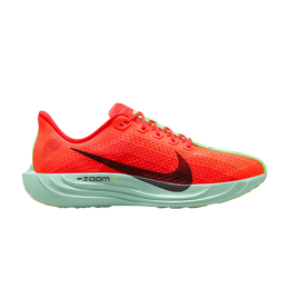 Nike: Яркие кроссовки  Plus