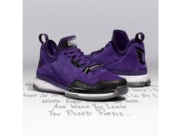 Adidas: Фиолетовые кроссовки 