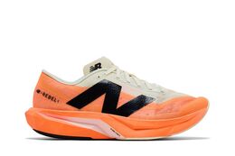 New Balance: Оранжевые кроссовки  FuelCell