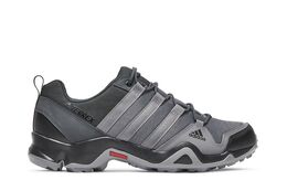 Adidas: Чёрные кроссовки  Terrex