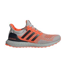 Adidas: Оранжевые кроссовки  UltraBoost