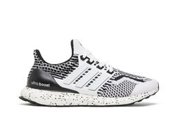 Adidas: Белые кроссовки  UltraBoost DNA