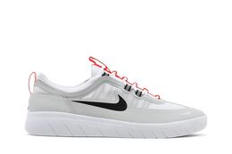 Nike: Яркие кроссовки  Neutral