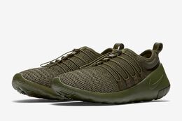 Nike: Зелёные кроссовки 