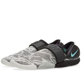 Nike: Чёрные кроссовки  Lab