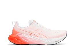 Asics: Белые кроссовки  Novablast