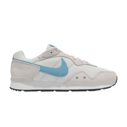 Nike: Белые кроссовки  Venture Runner