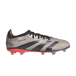 Adidas: Яркие кроссовки  Predator