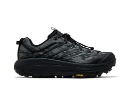 HOKA: Чёрные кроссовки 