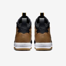 Nike: Светлые ботинки 
