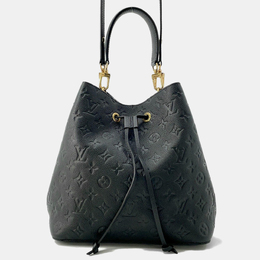Louis Vuitton: Чёрная сумка 
