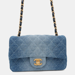 Chanel: Голубая сумка 