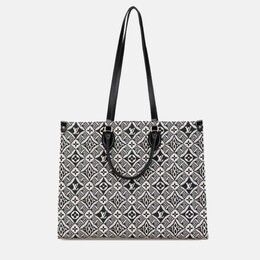 Louis Vuitton: Чёрная сумка 