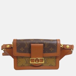 Louis Vuitton: Коричневая сумка 