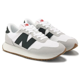 New Balance: Белые кроссовки  237