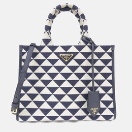Prada: Голубая сумка 