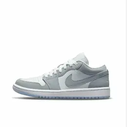 NIKE: Белые кроссовки  Air Jordan
