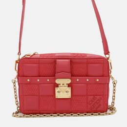 Louis Vuitton: Розовая сумка 
