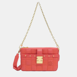 Louis Vuitton: Красная сумка 
