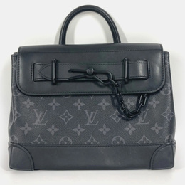 Louis Vuitton: Чёрная сумка через плечо 