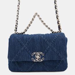 Chanel: Голубая сумка 