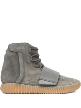 adidas YEEZY: Светлые кроссовки 
