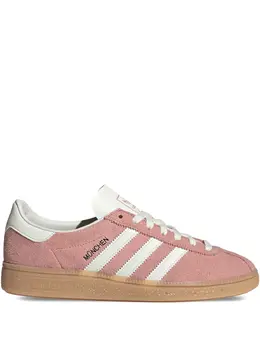 adidas: Розовые кроссовки  München