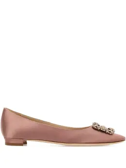 Manolo Blahnik: Розовые туфли  Hangisi