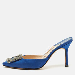 Manolo Blahnik: Голубые сабо  Hangisi