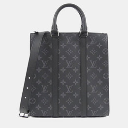 Louis Vuitton: Чёрная сумка 