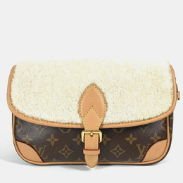 Louis Vuitton: Коричневая сумка 