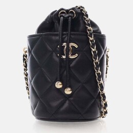 Chanel: Чёрная сумка 